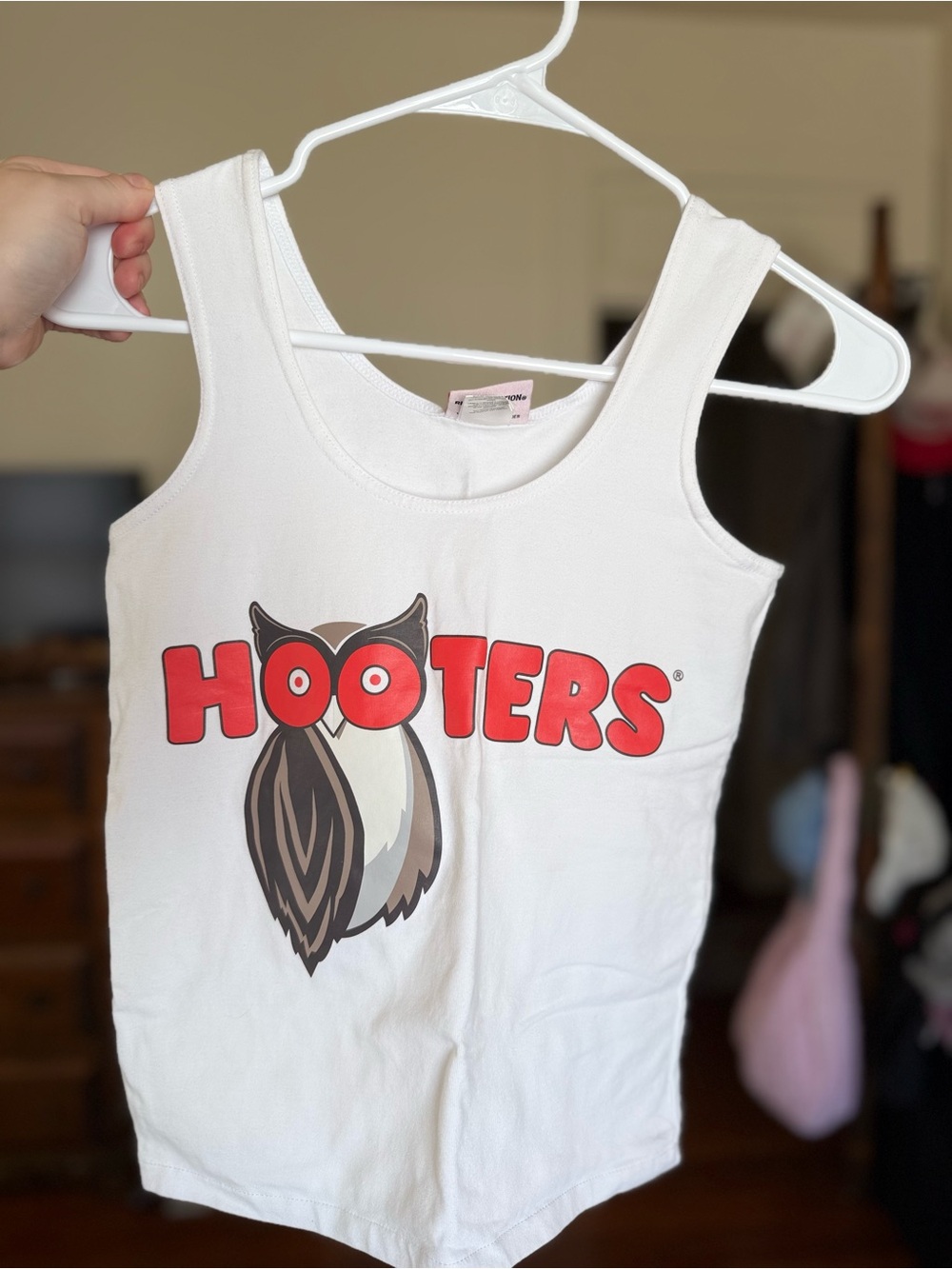Hooters branded tank top / medium